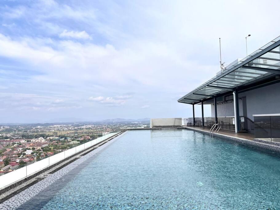 Malacca Ins Suite @ The Quartz Residence-Infinity Pool מראה חיצוני תמונה
