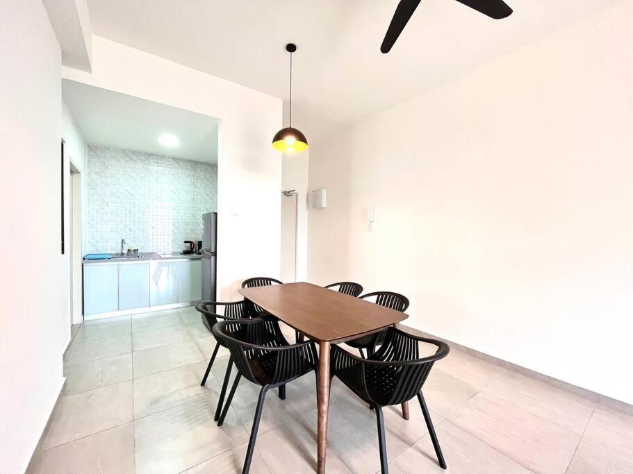 Malacca Ins Suite @ The Quartz Residence-Infinity Pool מראה חיצוני תמונה