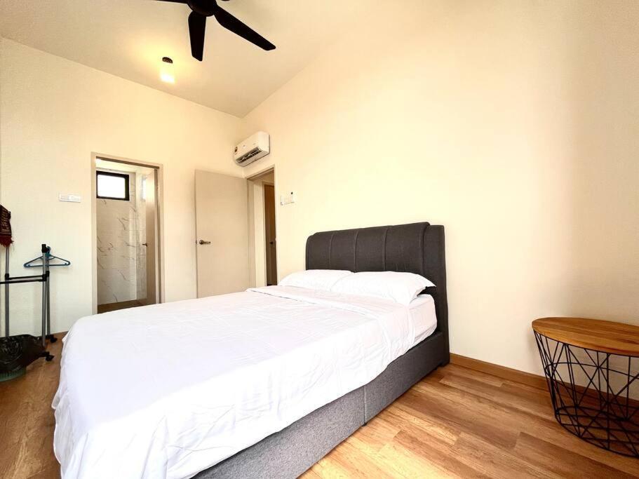 Malacca Ins Suite @ The Quartz Residence-Infinity Pool מראה חיצוני תמונה